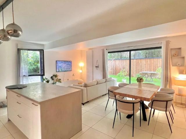 Rare au centre ville de Divonne les bains T3 en Rez de jardin