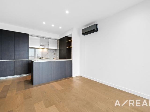 Rare Aurura Sky High 1 Bed with Premium Facility
