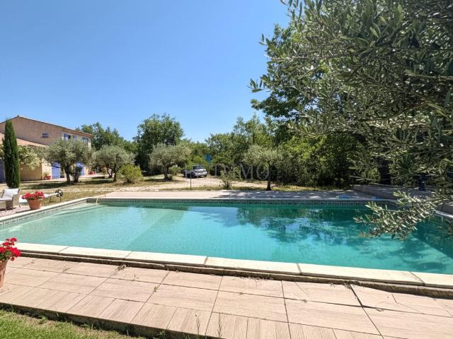 RARE À CHÂTEAUDOUBLE: Villa provençale 170 m2 avec piscine. 170m² Châteaudouble