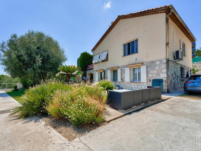 Rare à Cimiez: maison 170 m² sur 749 m² 170m² Nice