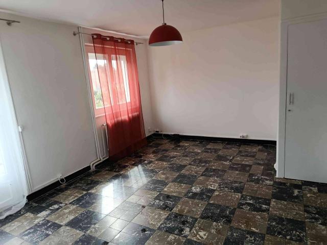 Rare à Arras: maison 4 chambres avec jardin, garage et atelier 45 m²