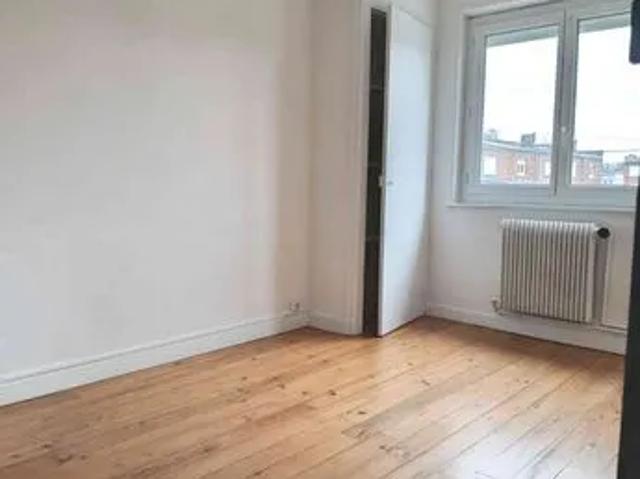 Rare à Arras: maison 4 chambres, jardin, garage et atelier 45 m², stationnement très facile