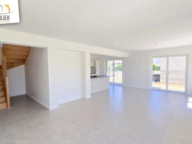 Rare à la location: Superbe villa neuve de 162 m² à Saint Genis Pouilly Pregnin