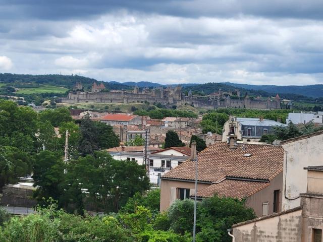 Rare à la vente: Appartement à vendre 4 pièces avec vue d'exception sur la cité de Carcassonne. Prix de vente: 124200