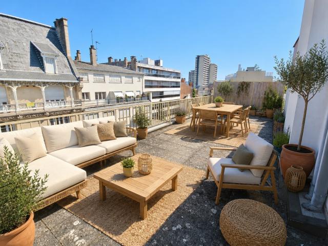 RARE À LA VENTE Appartement T4 avec terrasse de 40 m2, dernier étage, ascenseur et parking NANCY Secteur