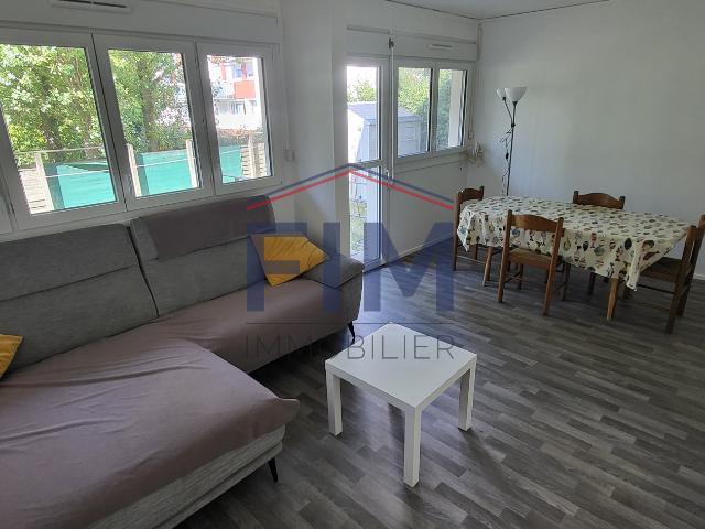 RARE A LA VENTE, AVEC UN COIN DE VERDURE, NEUVILLE LES DIEPPE, APPARTEMENT DE TYPE F6 AVEC JARIN PRIVATIVE