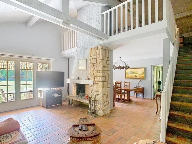 Rare à la vente ! Maison familiale de 130 m² sur 10 700 m² de terrain arboré à Reignier
