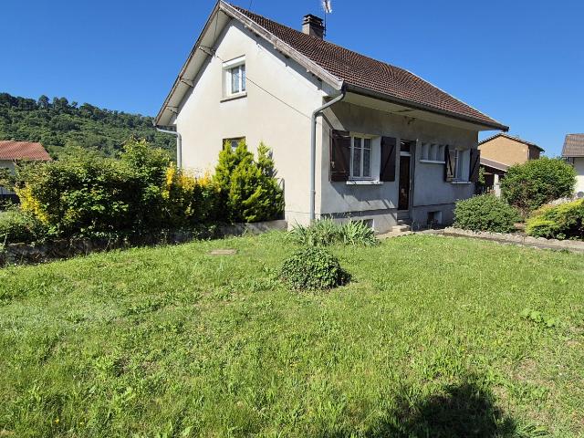 RARE À LA VENTE Maison familiale sur la très prisée commune de Saint Savin 38300