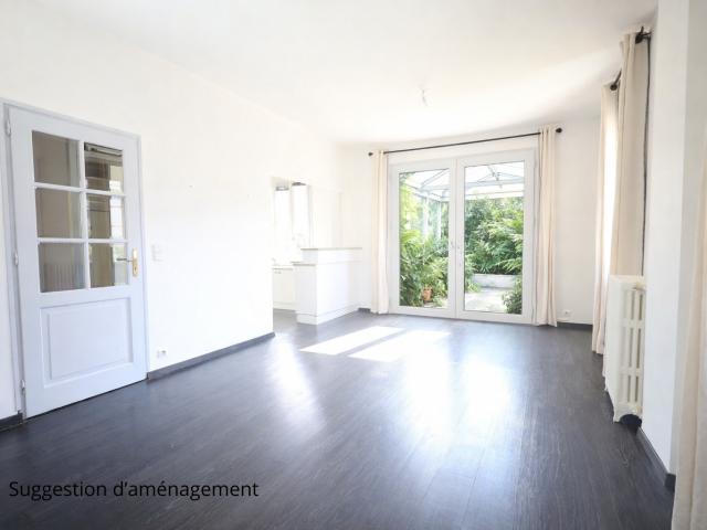 RARE À LA VENTE VILLA ANNÉES 30 À 100 MÈTRES DU LAC, RUE DU DOCTEUR GELEY