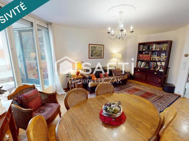 RARE À POISSY – 96 m² lumineux, 3 chambres, terrasse, parking, cave, à deux pas de la gare
