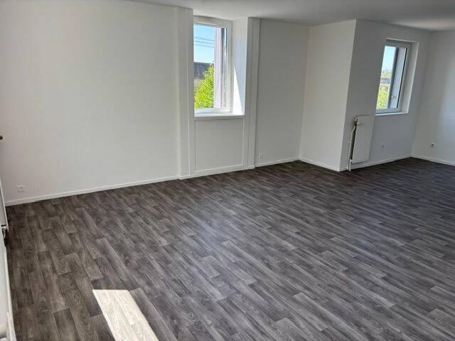 Rare à Torcy ! Lumineux T4 de 84 m² rafraîchi, cuisine ouverte et équipée & DPE B Faibles charges ! – Proche RER A & Commerces – Tout à pied !