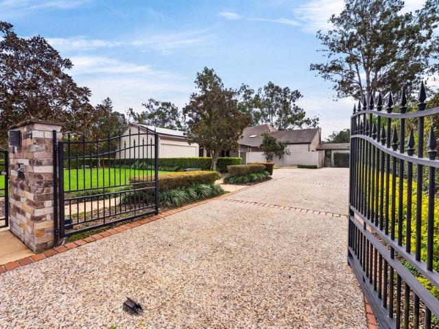 'RARE ABSOLUTE RIVERFRONT HOLDING' | 2,362 m2