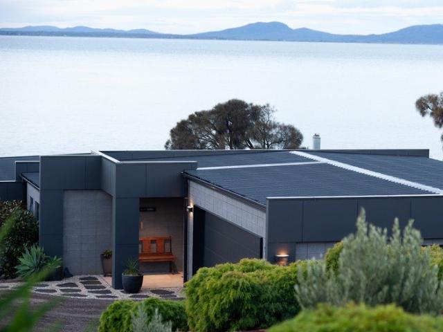 Rare and unrivalled absolute waterfront