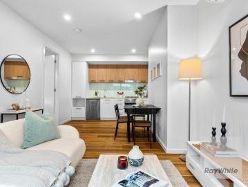 Rare Apartment with Huge Entertainer's Courtyard