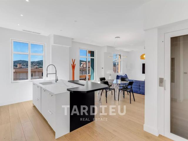 Appartement rare, vue mer, édifice classé. 81m² Sainte Maxime