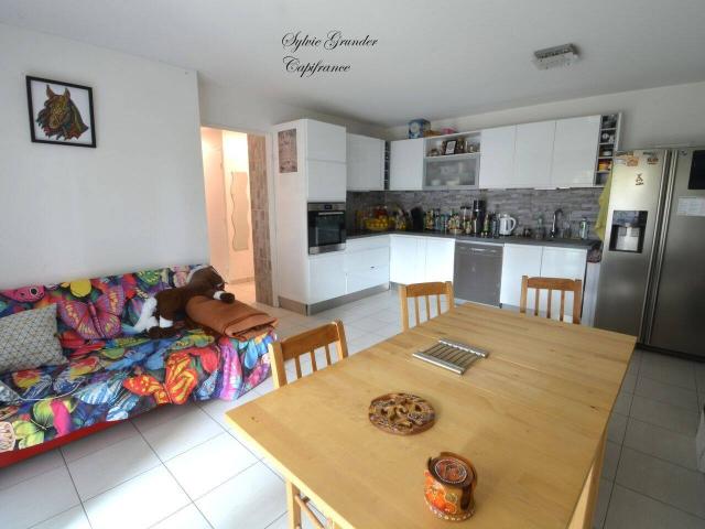 Rare !Appartement à louer T3 pièces MIRAMAS 13 rez de jardin