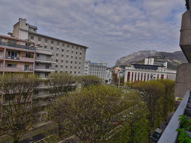 GRENOBLE Général Champon au calme appt 189 m² division possible