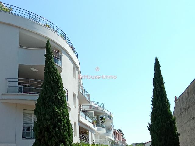Rare appartement en résidence, type 3, de 86m², dernier étage, terrasse, garage, à Tournon sur Rhône