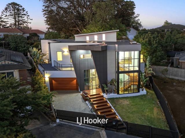 Rare Architectural Brilliance and Unmatched Luxury & Family Versatility in Narrewarren