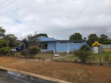 House for sale in Thomas Island - Garden