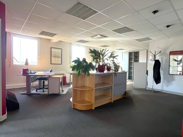 Rare ! Bureau modulable en T3 avec magnifique vue dégagée