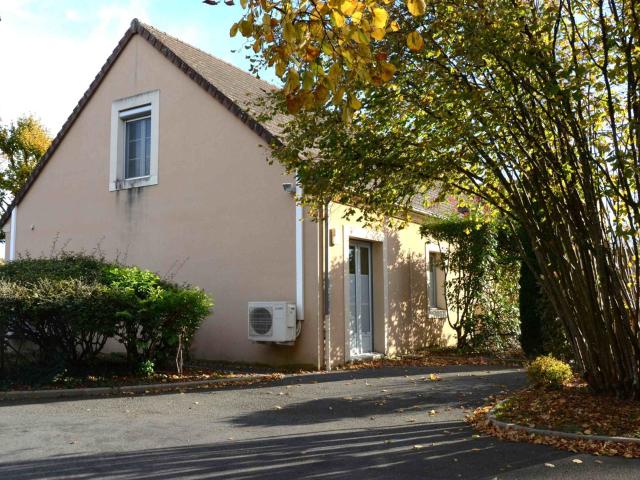 Rare ! Bâtiment récent à usage mixte avec grand potentiel 223m² Bourbon Lancy