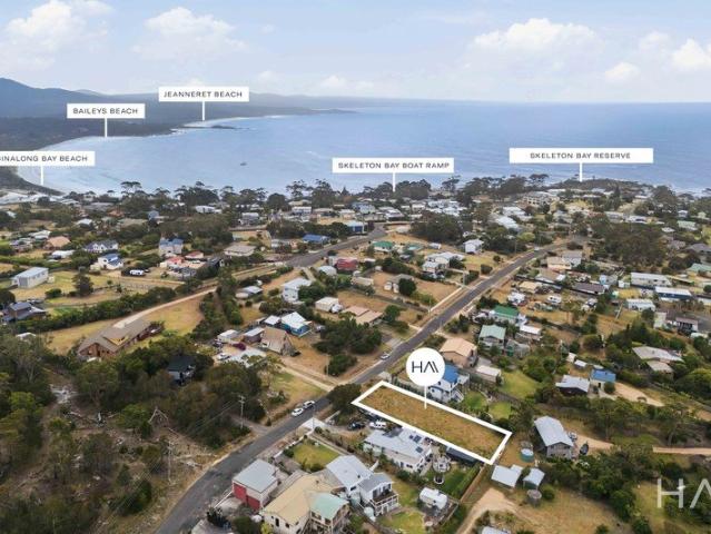 Rare Beachside Landholding in the Heart of Binalong Bay