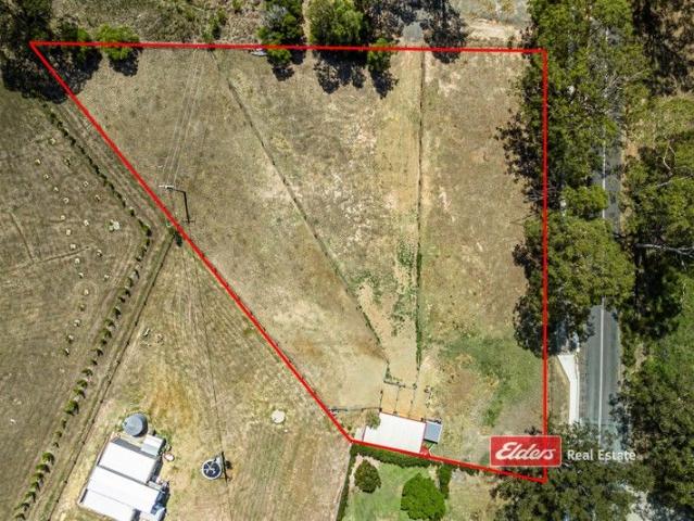 RARE BLOCK OF LAND IN THE HEART OF GRESFORD