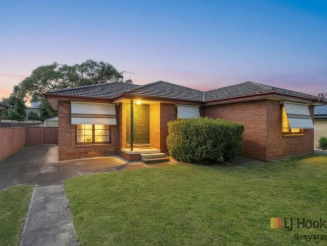 RARE BLOCK IN QUIET GREYSTANES LOCATION!