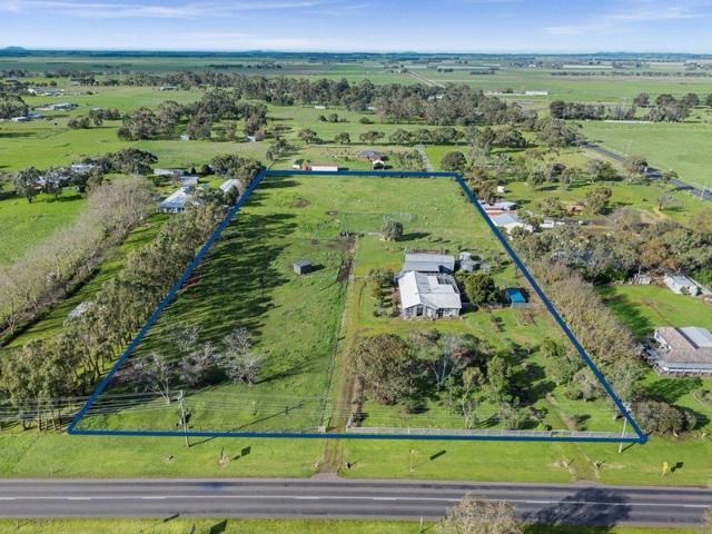 RARE BLUESTONE ON ACREAGE