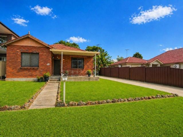 Rare CUL DE SAC GEM in BLUE CHIP Location