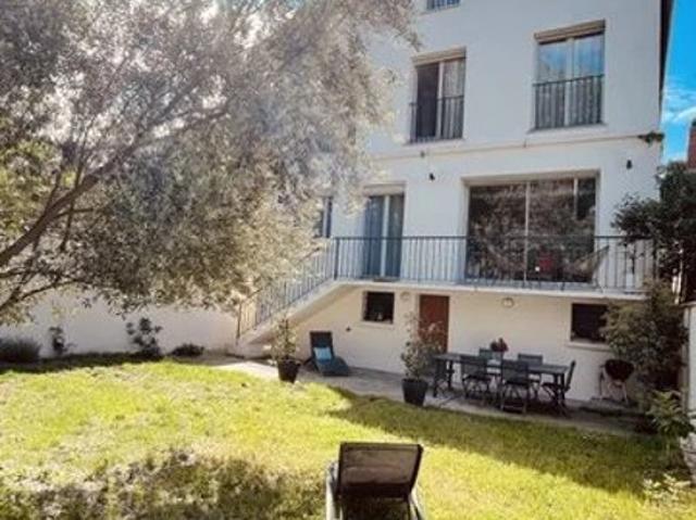RARE – CŒUR DES MINIMES – MAGNIFIQUE MAISON RÉNOVÉE – 6 CHAMBRES – GRAND GARAGE