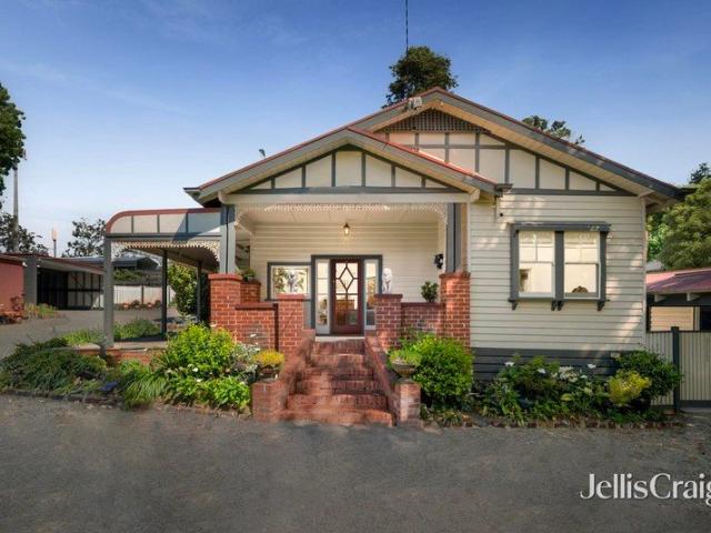 Rare Californian bungalow embraced by a magical country garden