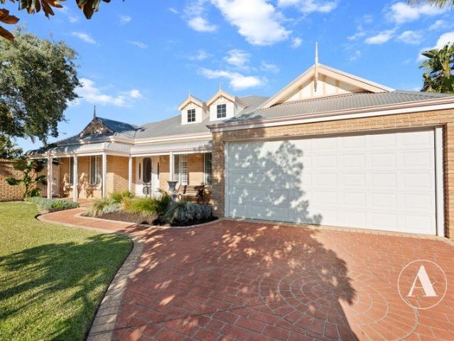 RARE CHARACTER HOME CUL DE SAC LOCATION!