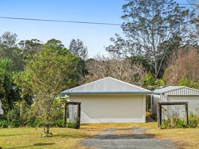 Rare Charming Creek Front Queenslander