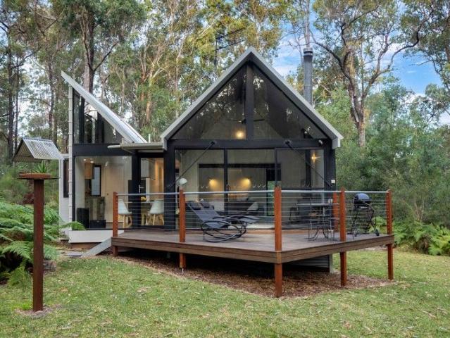A Rare Coastal Landholding 'The Bower'