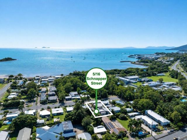 Rare Coastal Find Beach, Shops & Lifestyle at Your Door Step