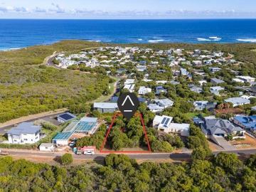 Rare Coastal Landholding with Exceptional Ocean Views