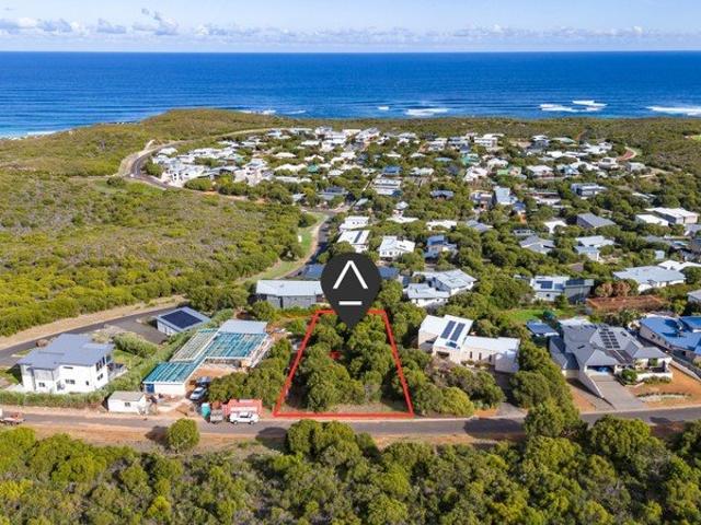 Rare Coastal Landholding with Exceptional Ocean Views