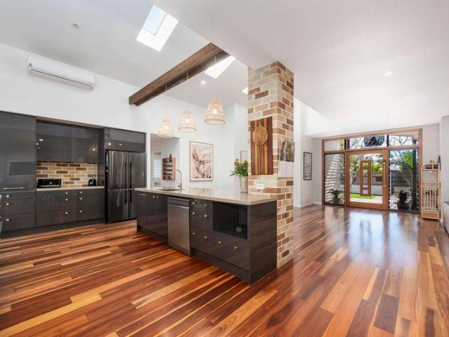 RARE COASTAL RETREAT DESIGNED FOR MODERN FAMILY LIVING