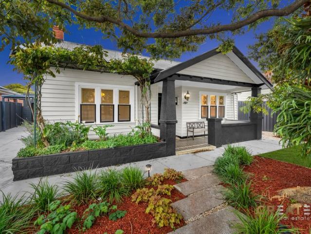 RARE CONTEMPORARY TRANSFORMED CLASSIC PERIOD HOME