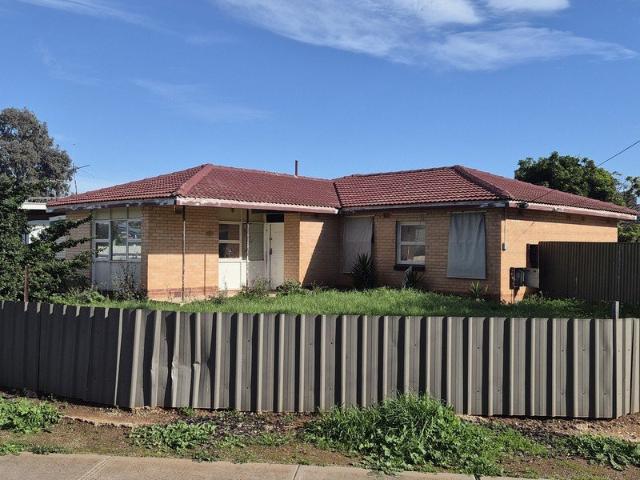 Rare corner allotment of approx. 733m2