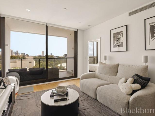 Rare Corner Residence at Enclave, Set Apart from the City