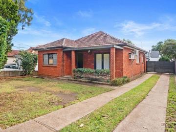RARE DUAL OPPORTUNITY 2 HOMES ON ONE BLOCK