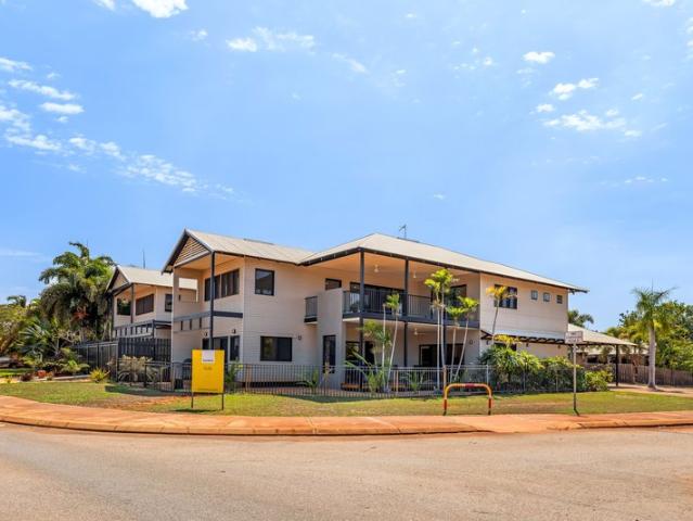 Rare Dual Living Opportunity!