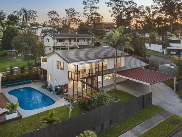 BEAUTIFULLY PRESENTED HOME OFFERING SPACE, STYLE & FLEXIBILITY ON A 726MÃÂ² CORNER ALLOTMENT