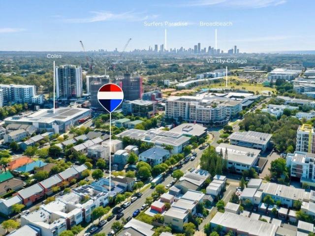 RARE DUAL PURPOSE PROPERTY LARGE FAMILY HOME & COMMERCIAL OPPORTUNITY NO BODY CORP FEES