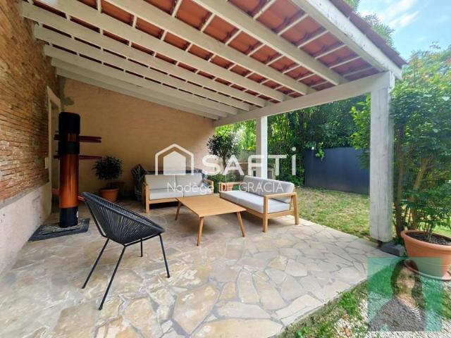 Rare duplex T3 rénové avec jardin dans château