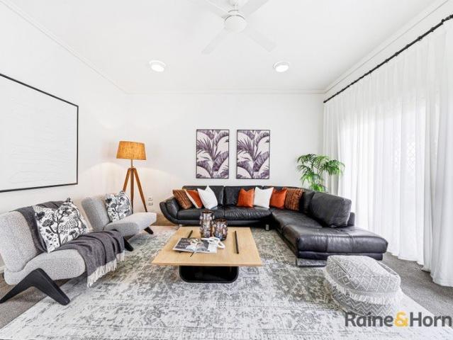 Rare Duplex Like Large 4 Bed Townhouse in Most Sought After Location