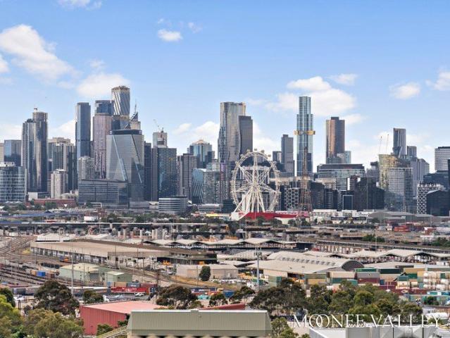 Rare Dedicated Study, Huge Balcony & Spectacular City Views